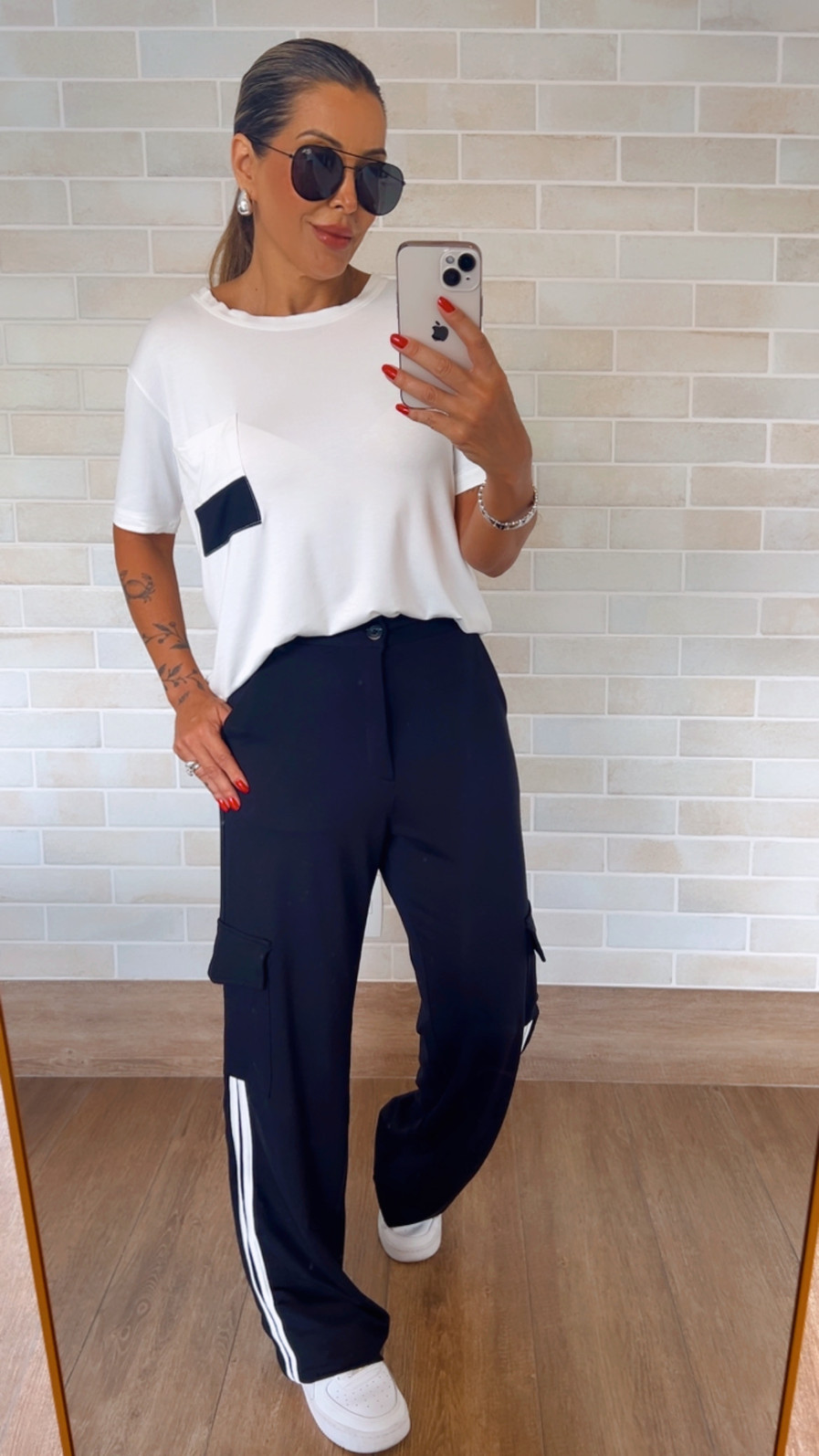 Conjunto com t Shirts e Pantalona Bicolor Maria  Preto/Off