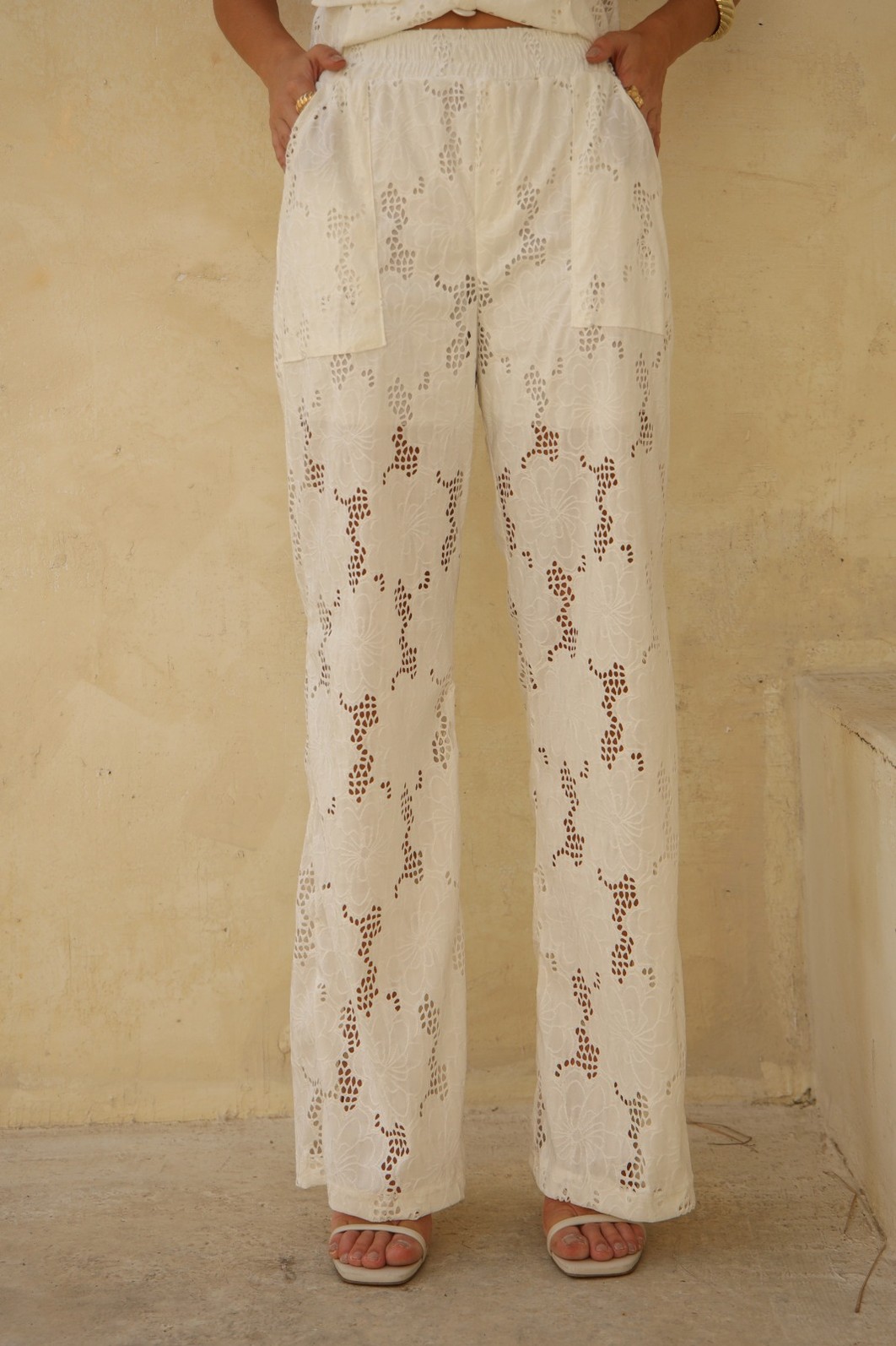Conjunto em Malha Lasie Kate 2.0 - Off White Conjunto em Malha Lasie Kate 2.0 - Off White