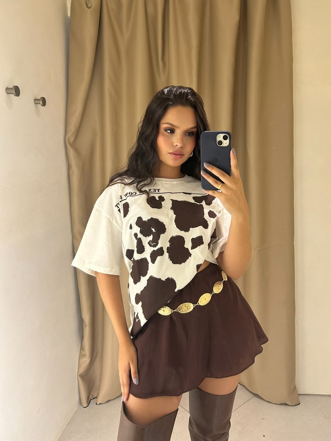 Camiseta feminina oversize estampa vaca 