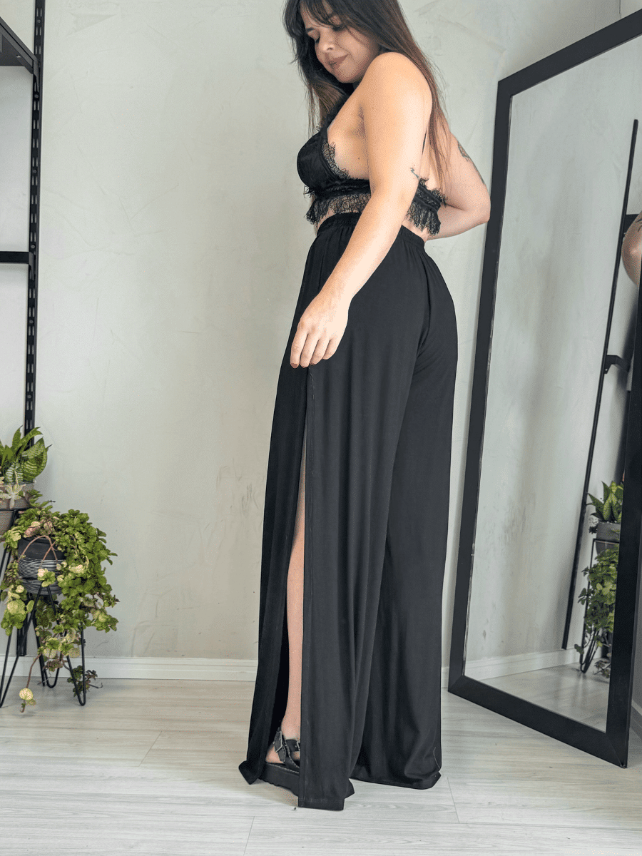 Pantalona com fenda Preta Pantalona com fenda Preta