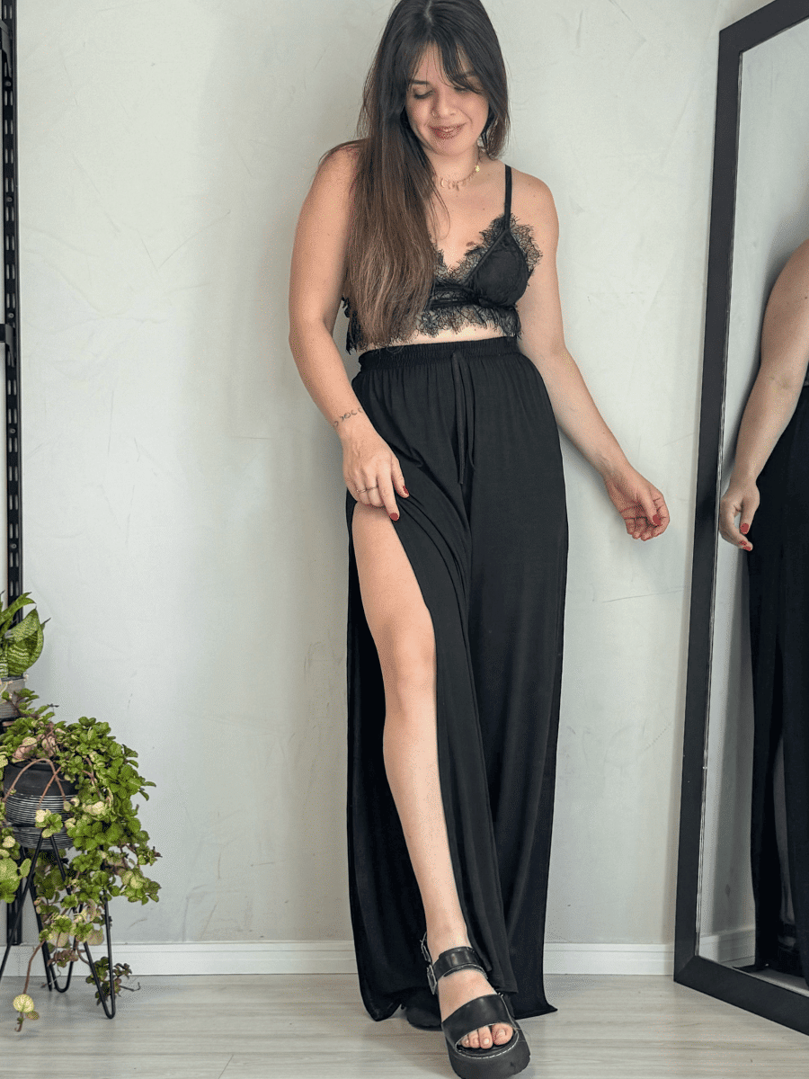 Pantalona com fenda Preta Pantalona com fenda Preta