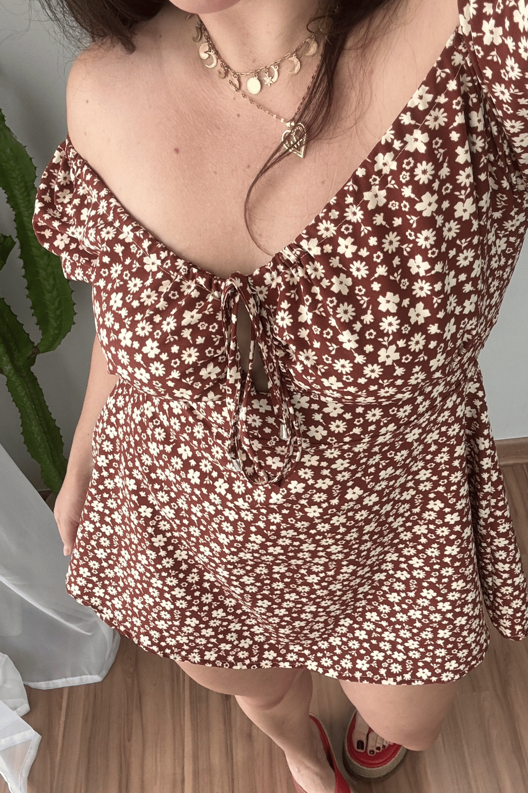 Macaquinho dress marrom estampa floral