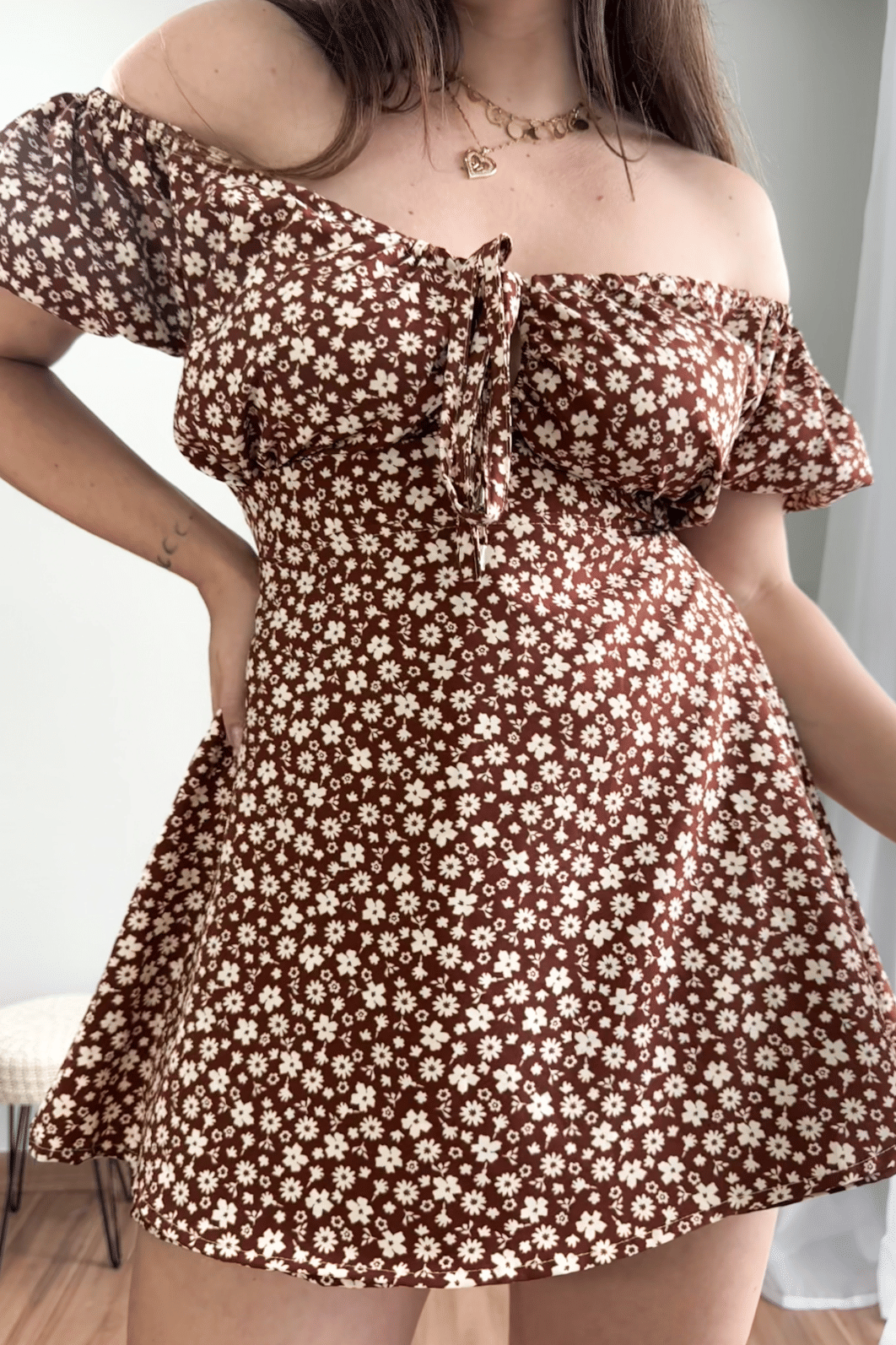 Macaquinho dress marrom estampa floral