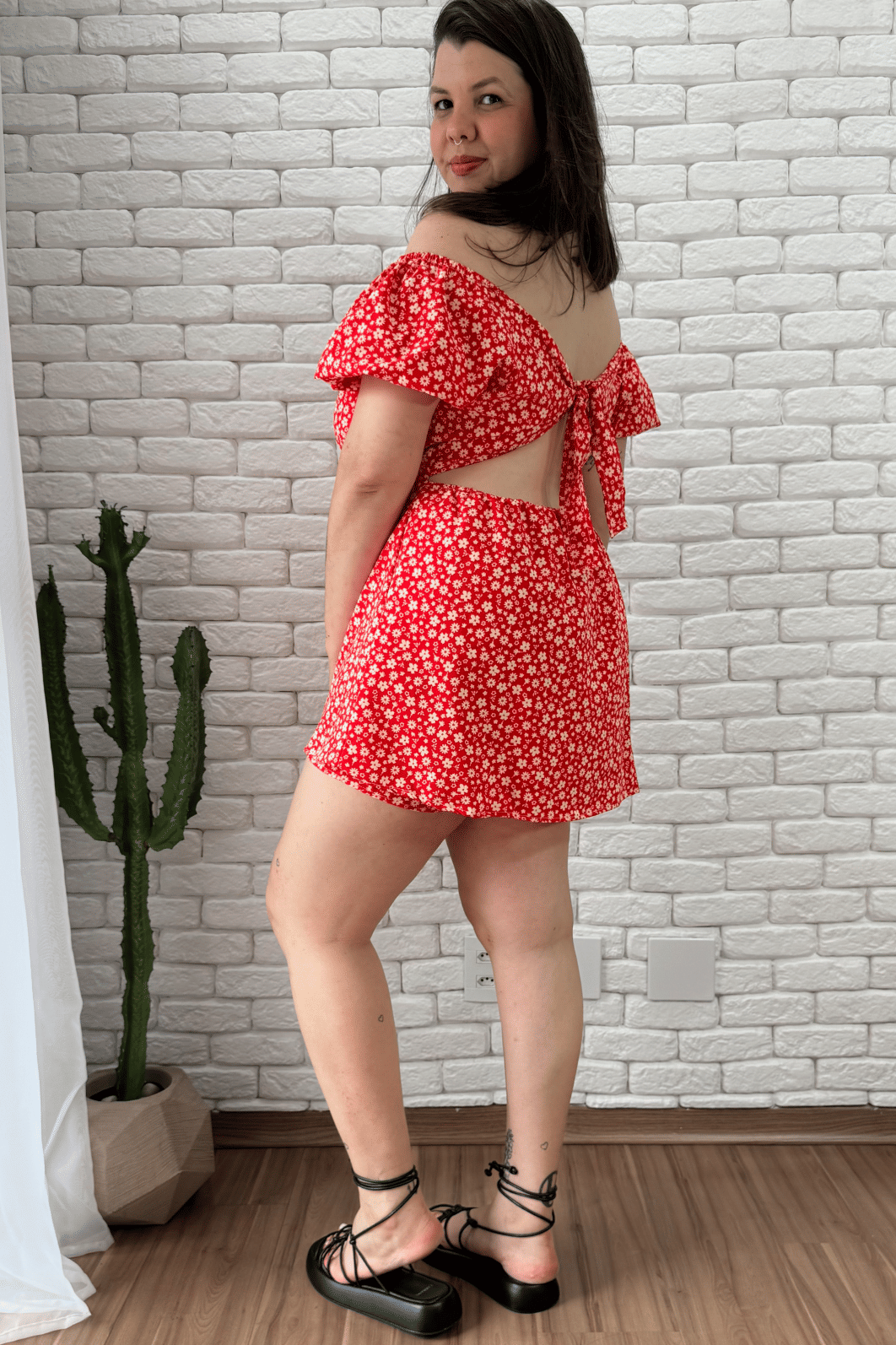 Macaquinho dress vermelho estampa floral