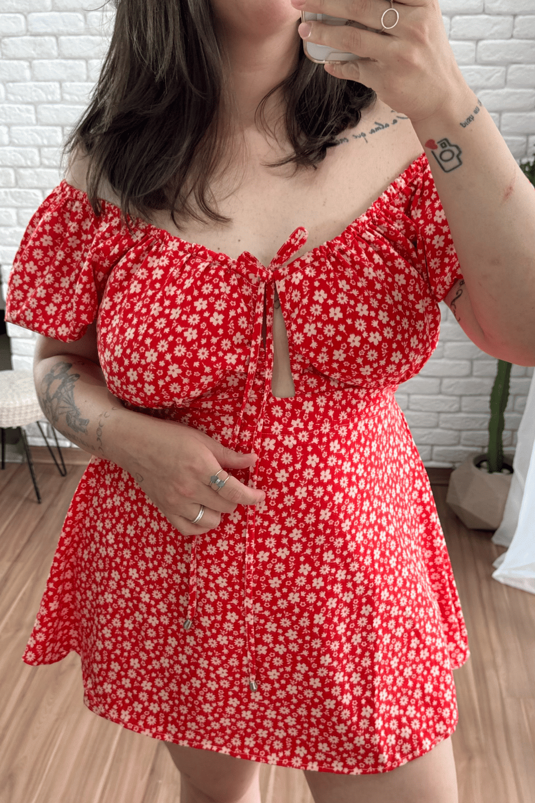 Macaquinho dress vermelho estampa floral