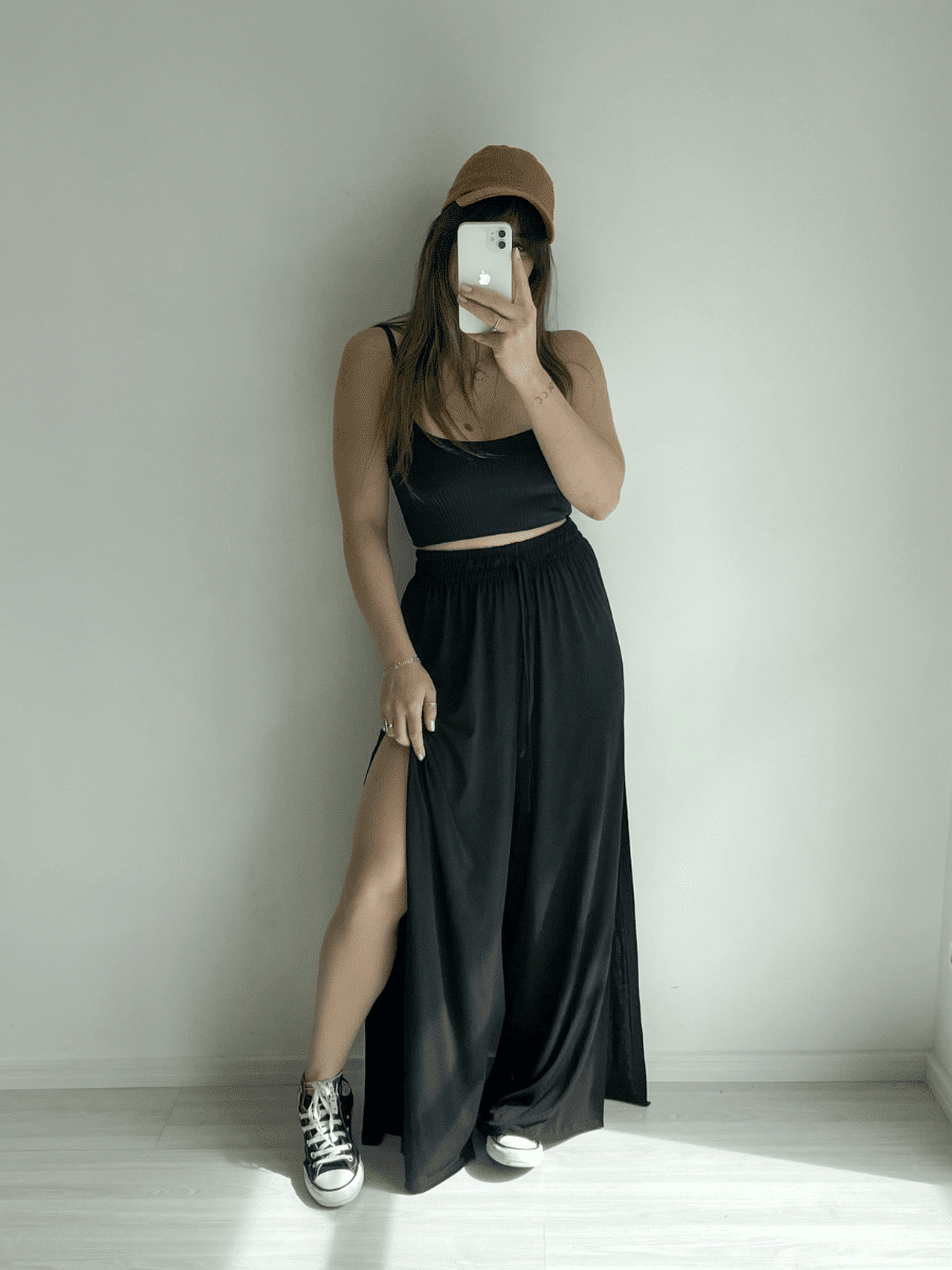 Pantalona com fenda Preta Pantalona com fenda Preta