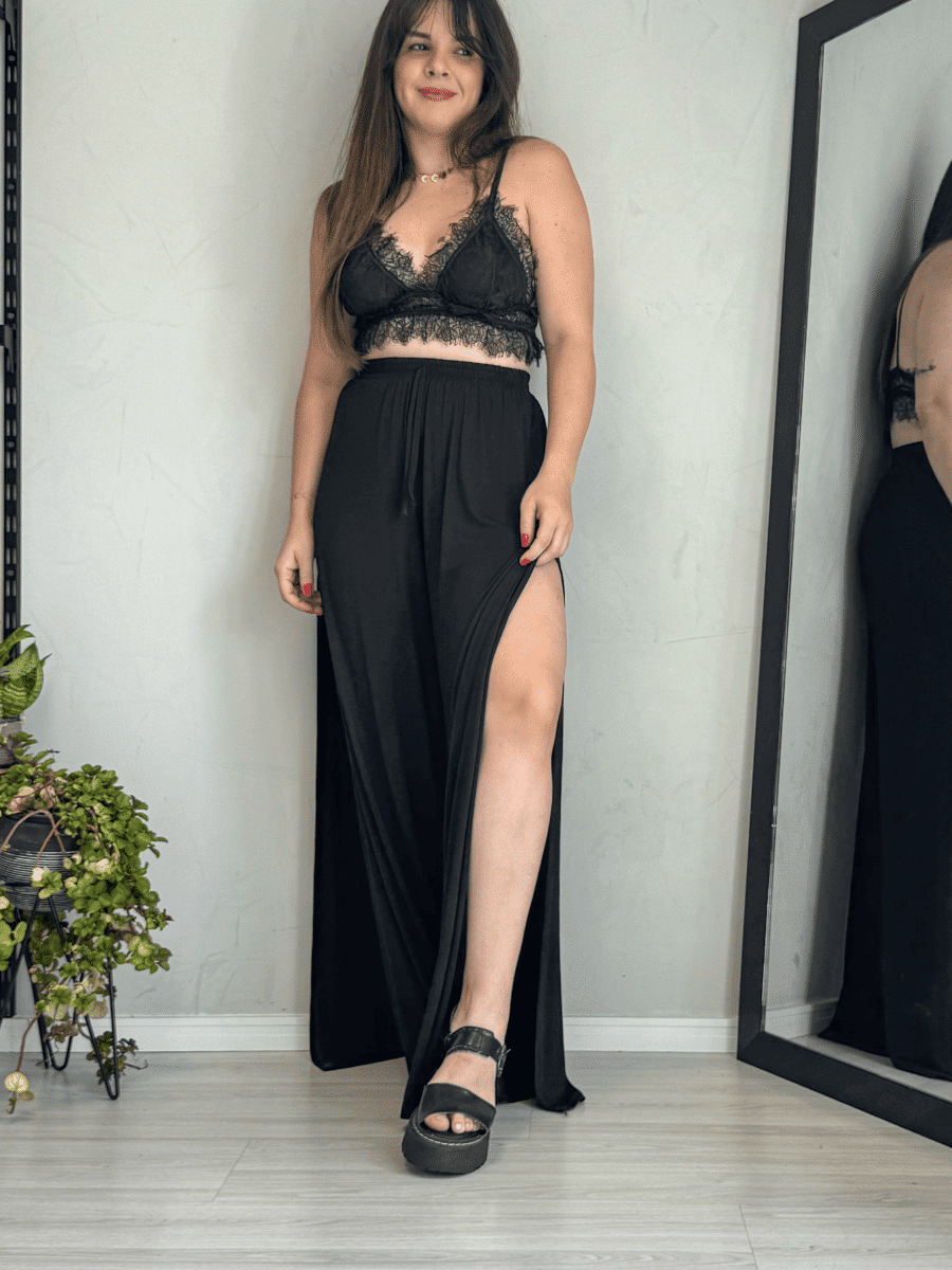 Pantalona com fenda Preta Pantalona com fenda Preta