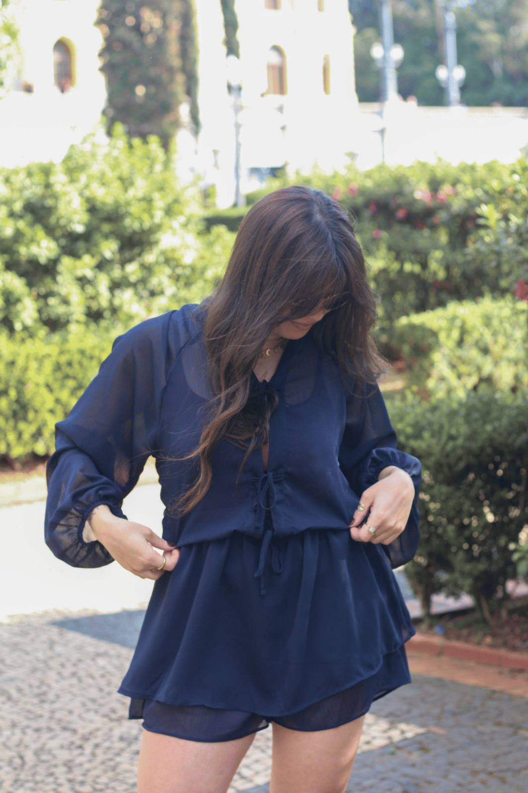 Macaquinho vestido com manga longa em chiffon azul Macaquinho vestido com manga longa em chiffon azul