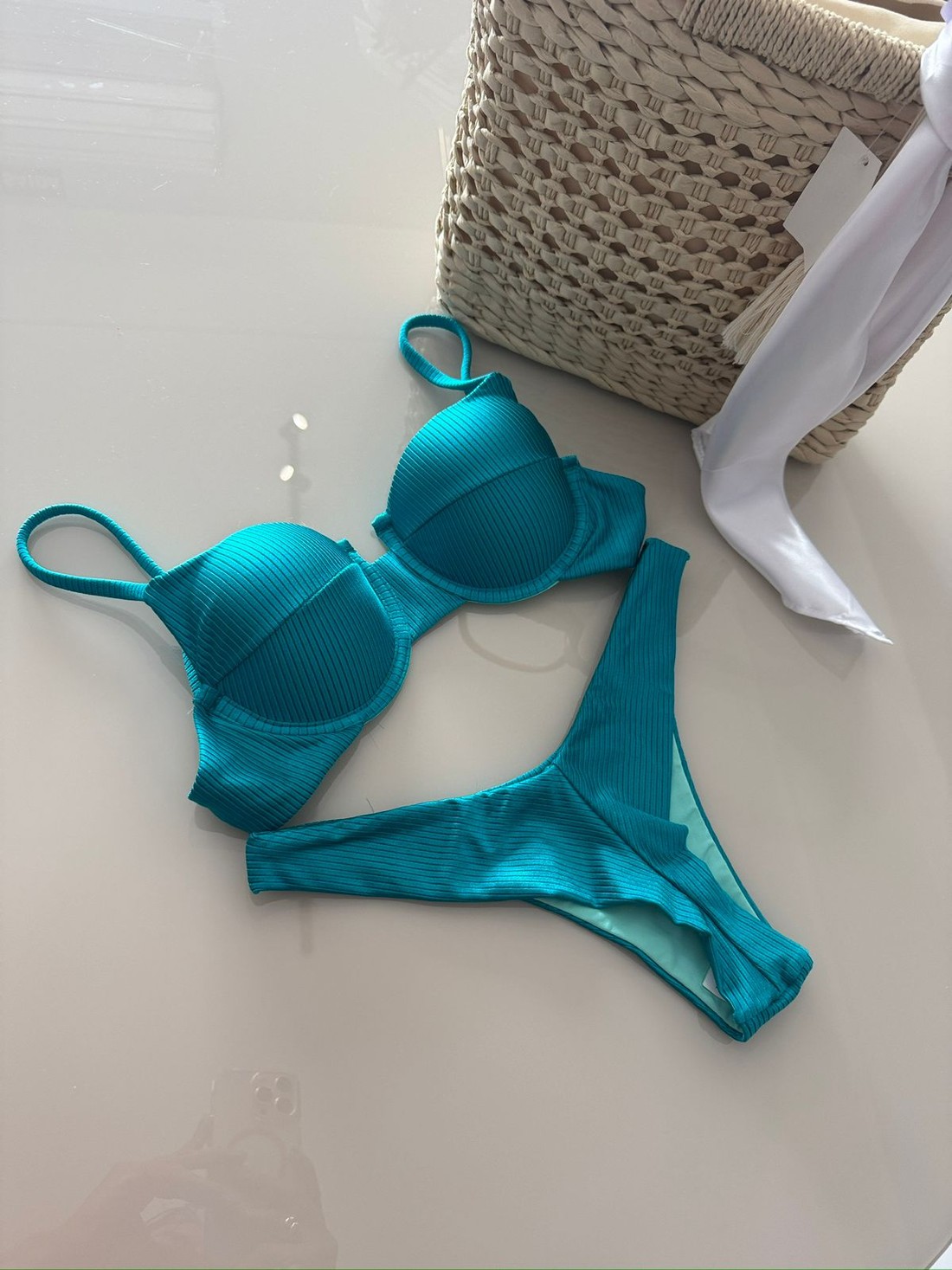 Aro Retrô com Asa Delta - Atol Aro Retrô com Asa Delta - Atol