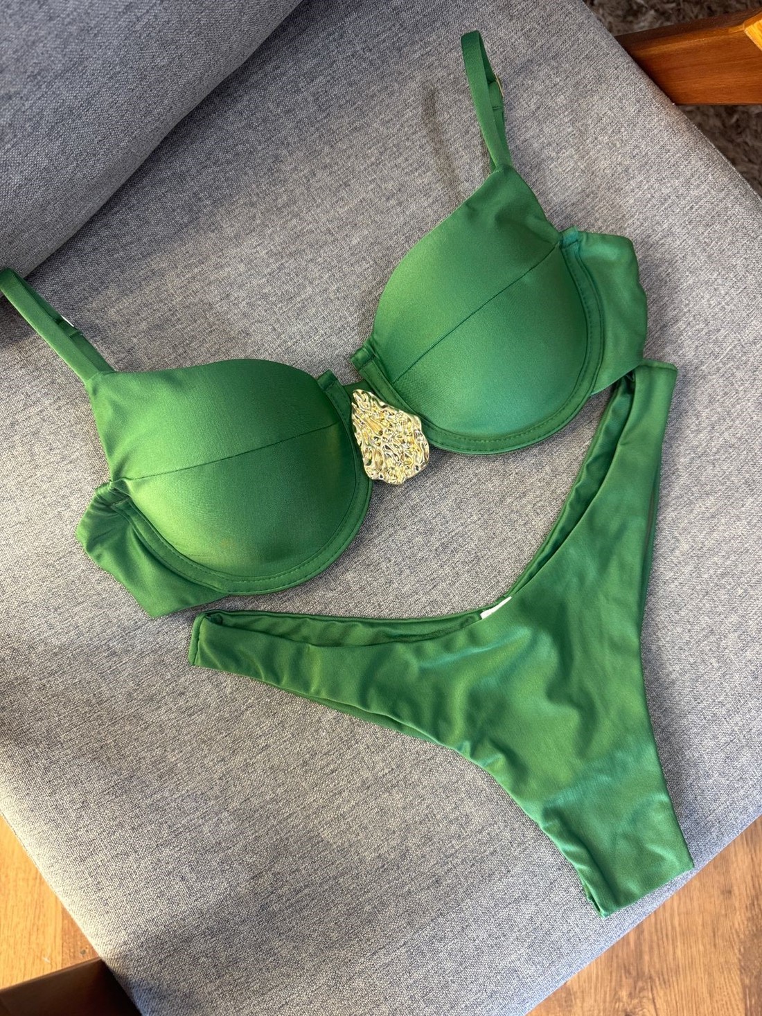 Conjunto com metal organico com asa delta (Verde)