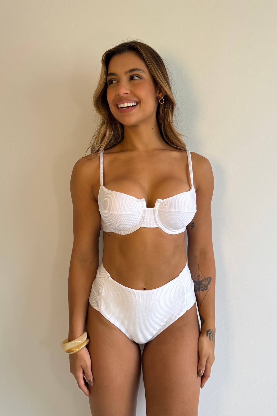 Aro Retrô com Hot Pants - Branco Aro Retrô com Hot Pants - Branco