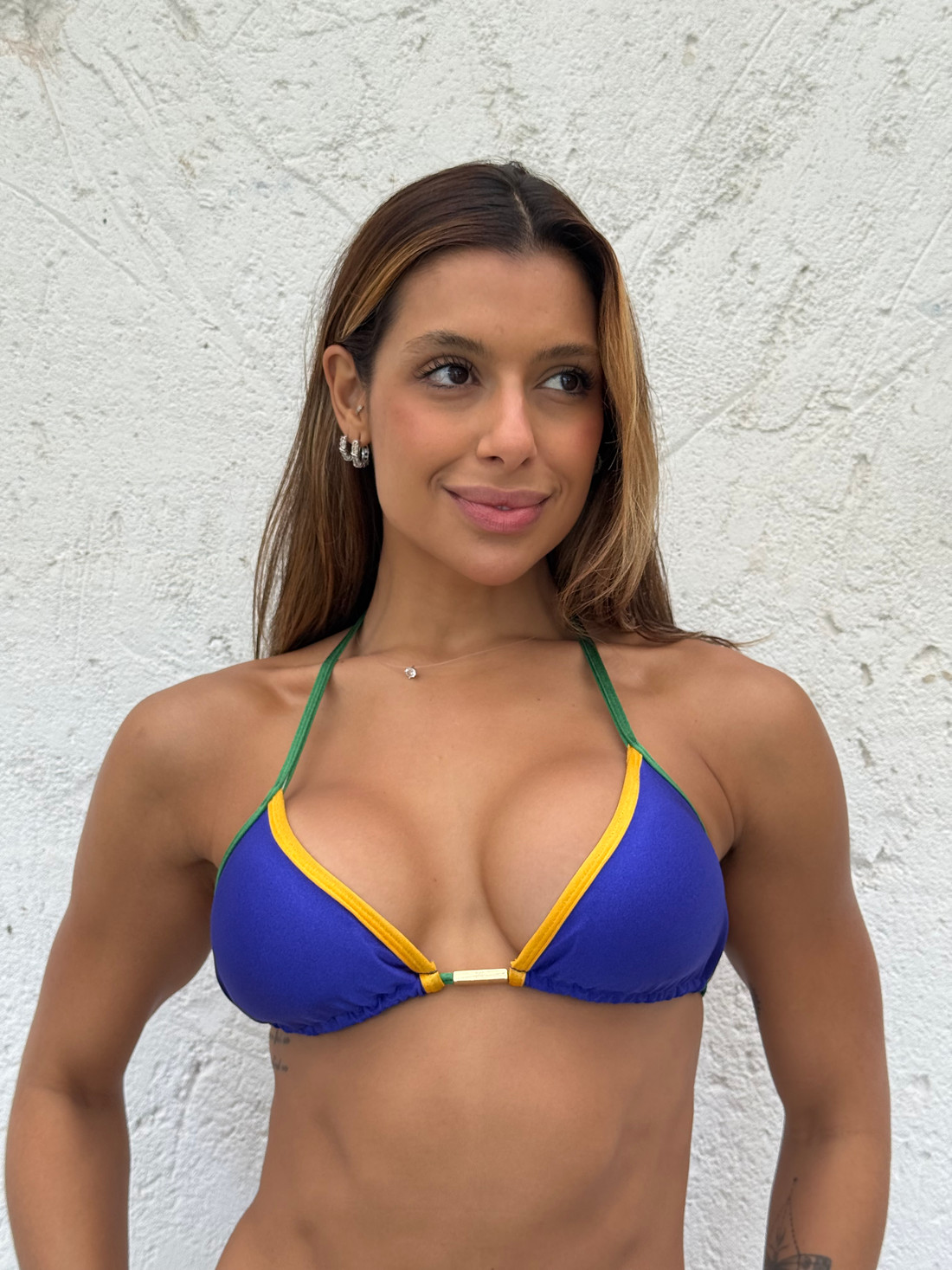 Cortininha fita Azul ( detallhes amarelo e Verde)