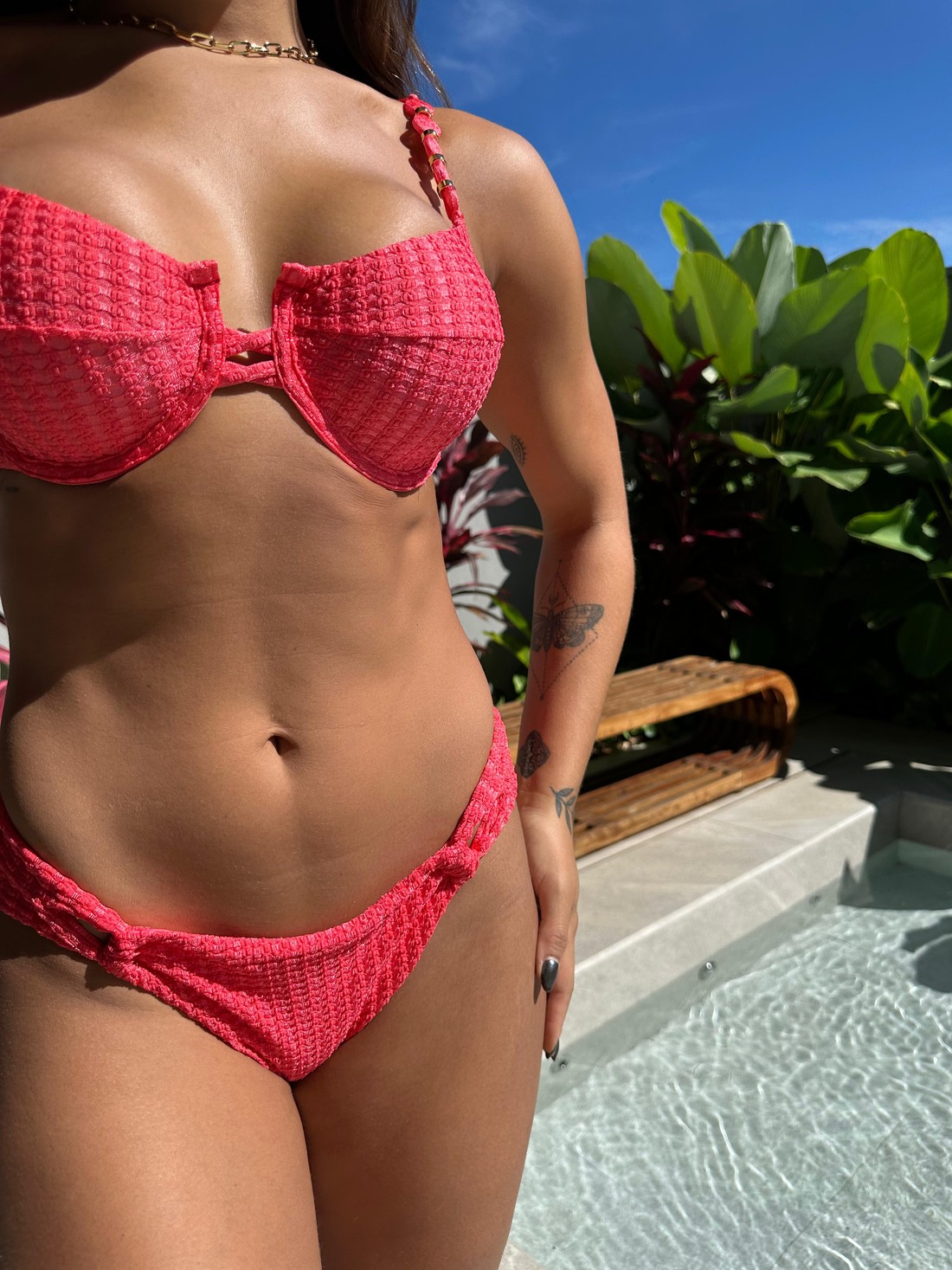 Aro Sofie com Borboleta Lily - Coral Aro Sofie com Borboleta Lily - Coral