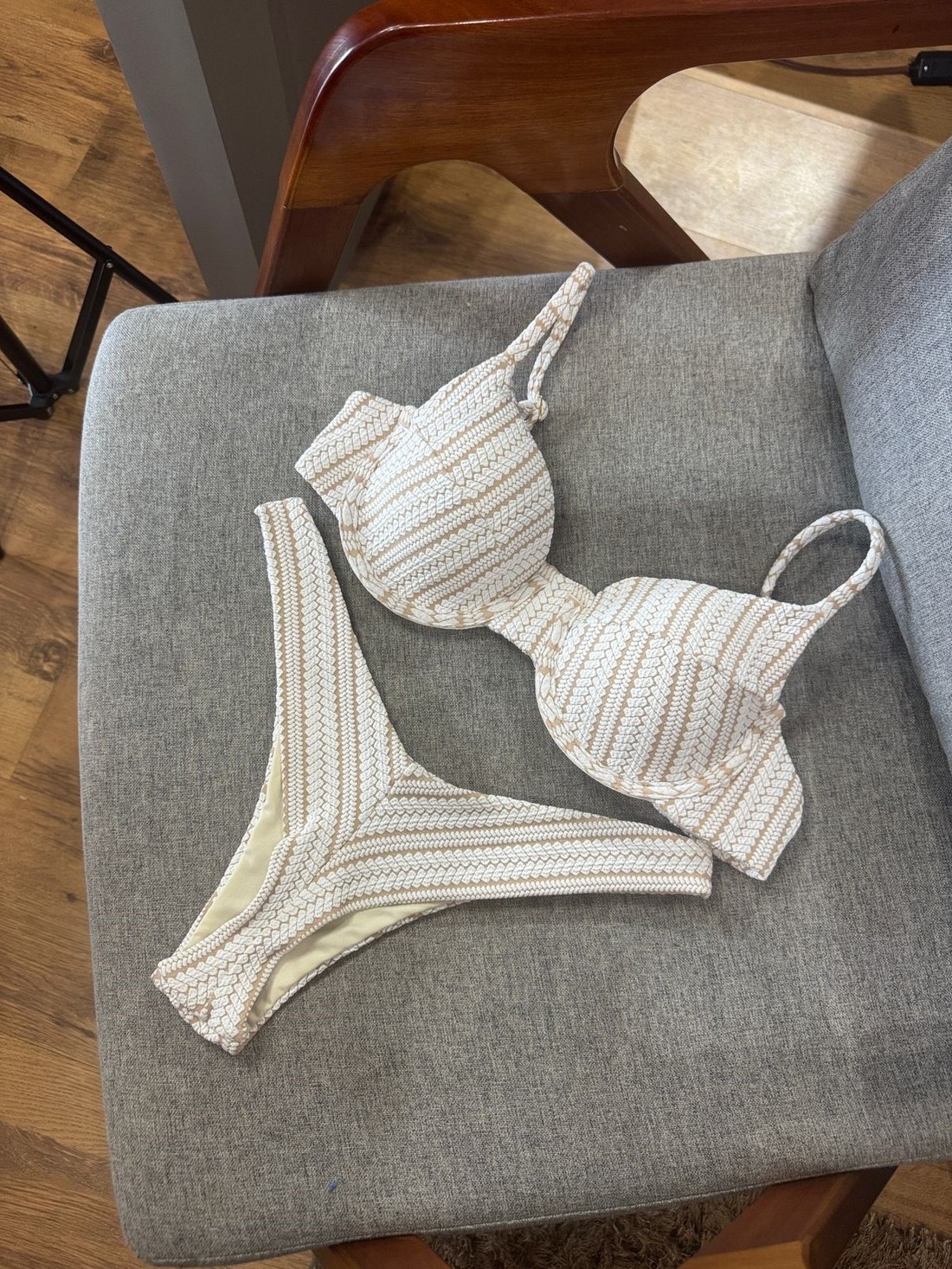 Aro Retrô com Asa Delta Fio Duplo - Crochete Aro Retrô com Asa Delta Fio Duplo - Crochete