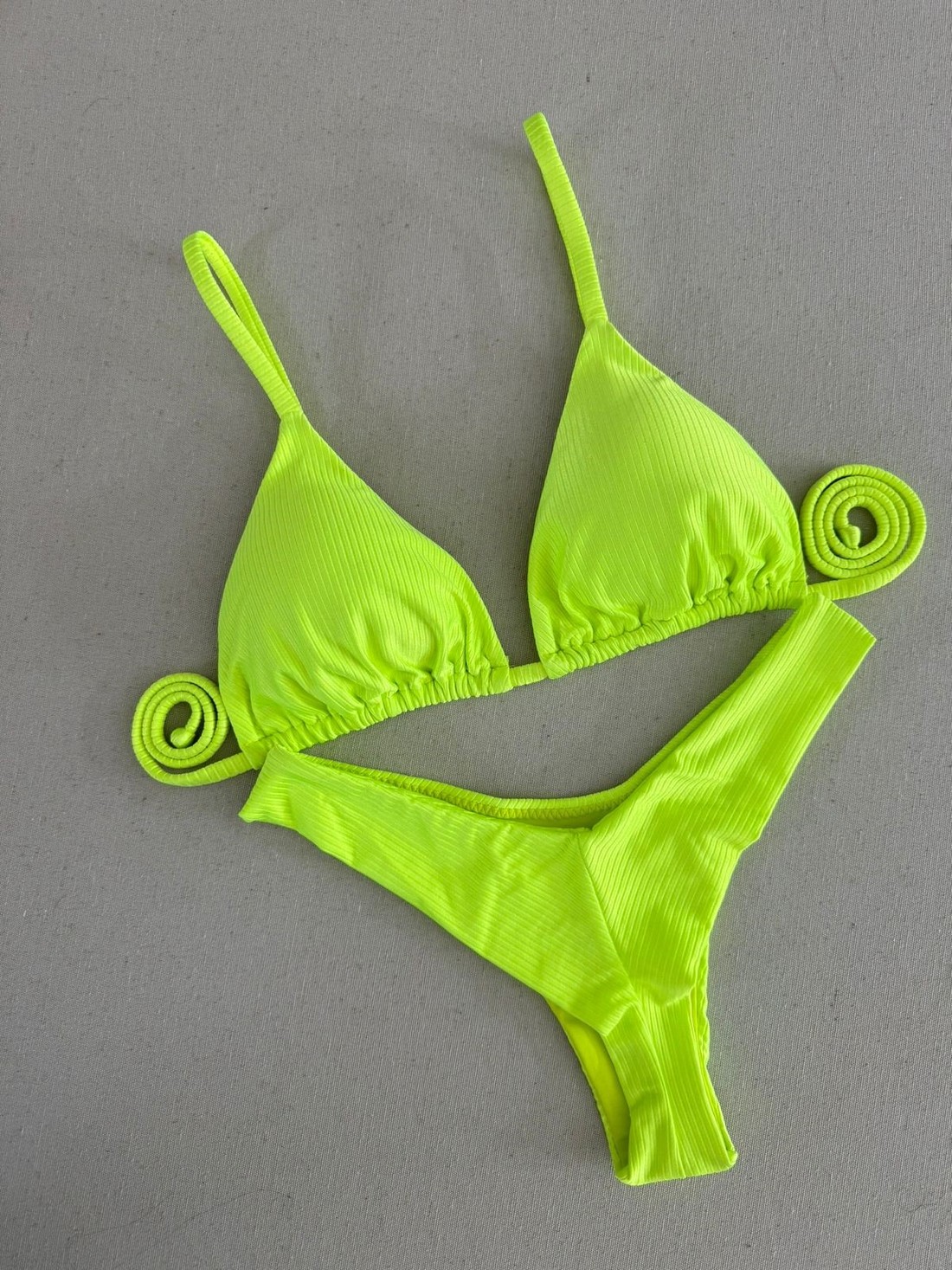 Cortininha com asa delta regulável ( Spirit)