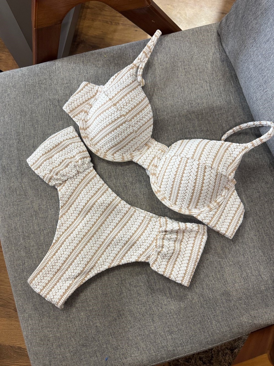 Aro Retrô Crochete com Borboleta Fio Duplo Aro Retrô Crochete com Borboleta Fio Duplo