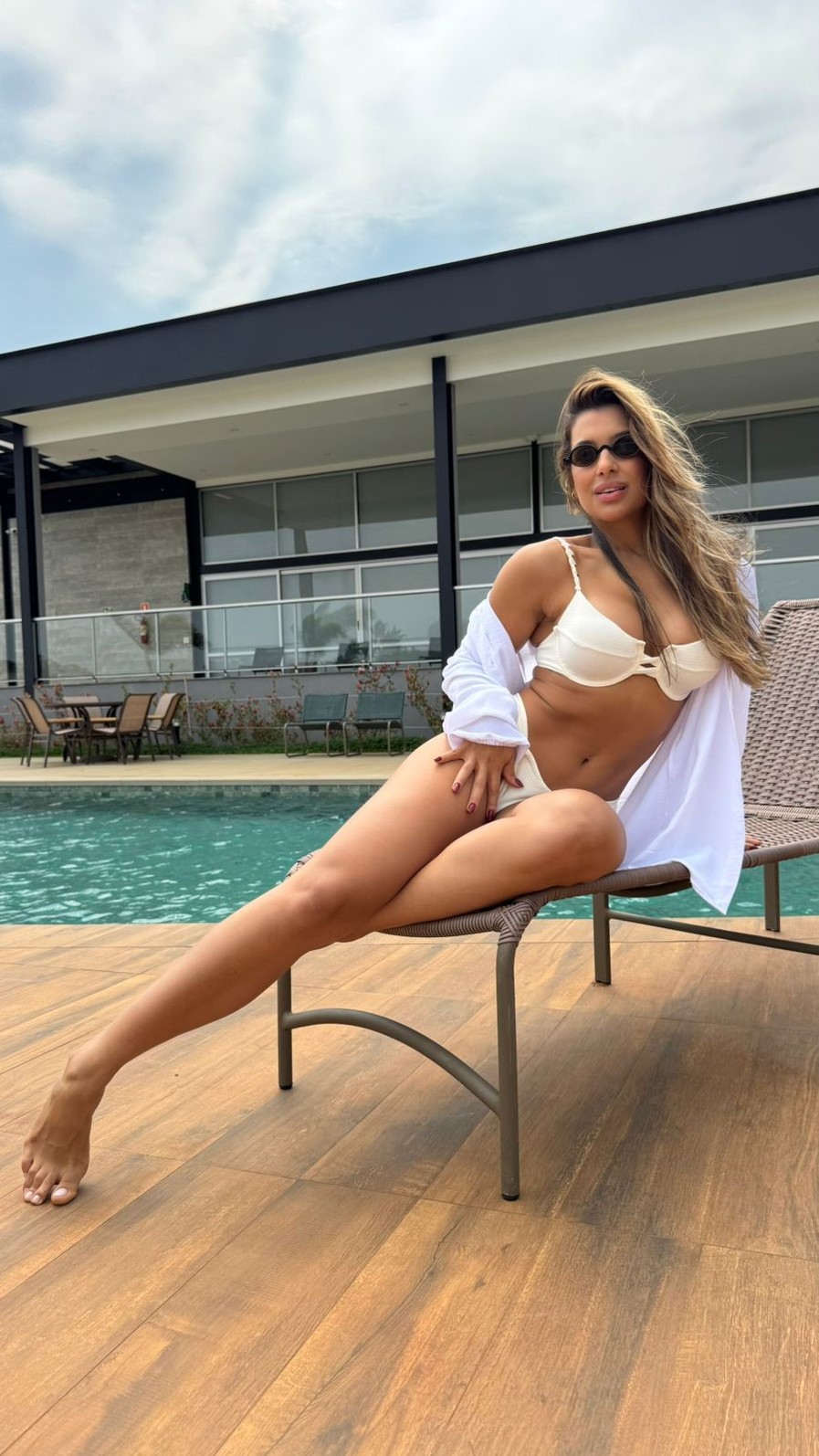 Aro Retrô Melissa com Borboleta Lily - Off White Aro Retrô Melissa com Borboleta Lily - Off White