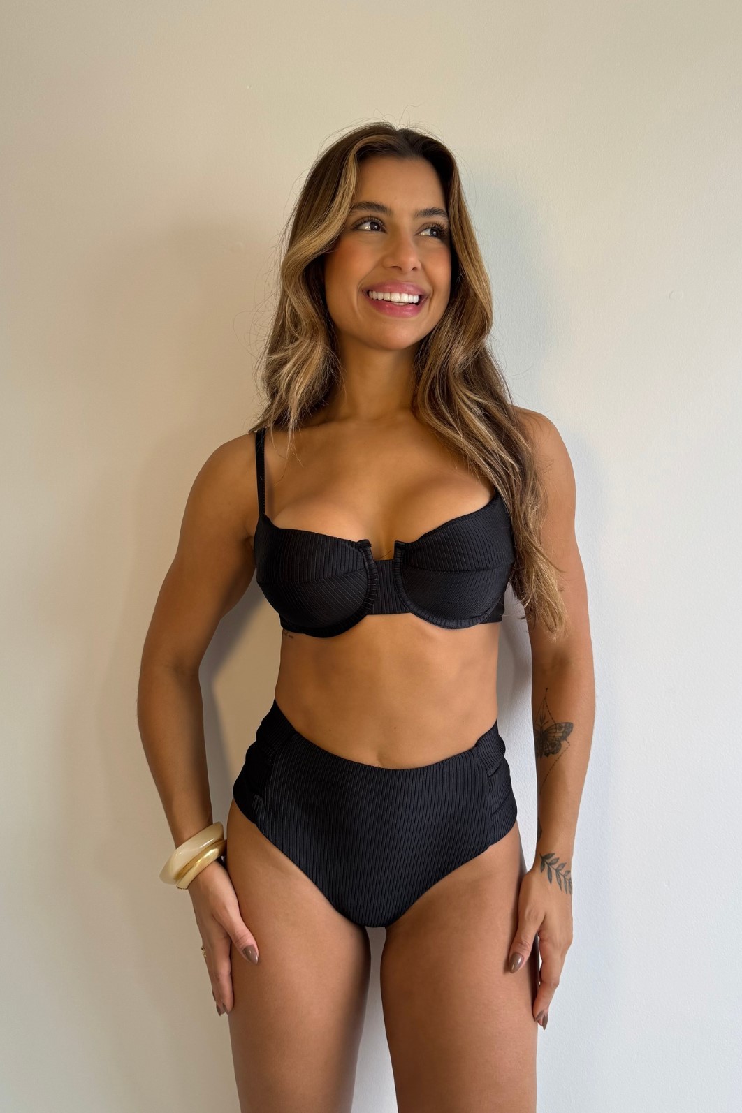 Aro Retrô com Hot Pants - Preto Aro Retrô com Hot Pants - Preto