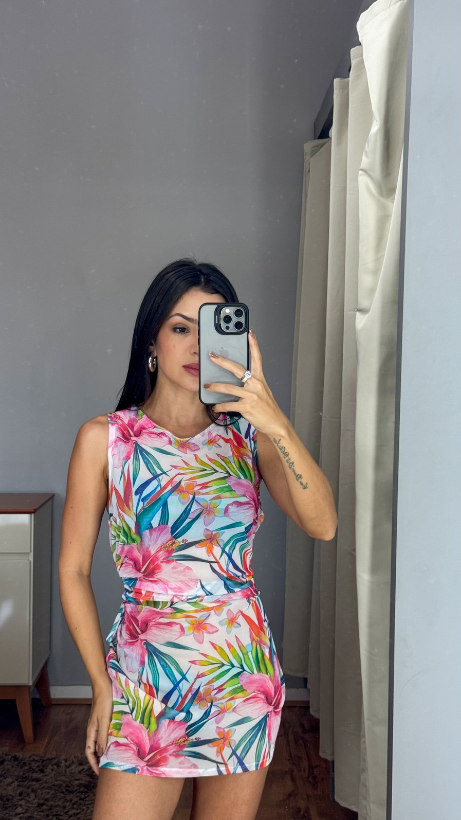 Saída Curta - Branco Floral Saída Curta - Branco Floral