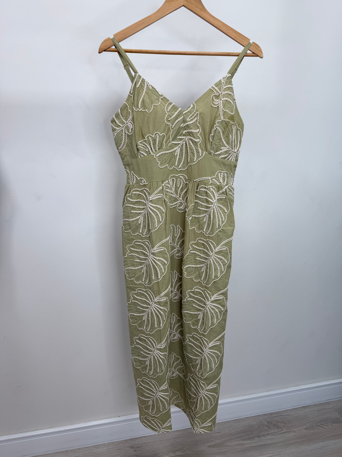 Vestido Midi Bordado Jade