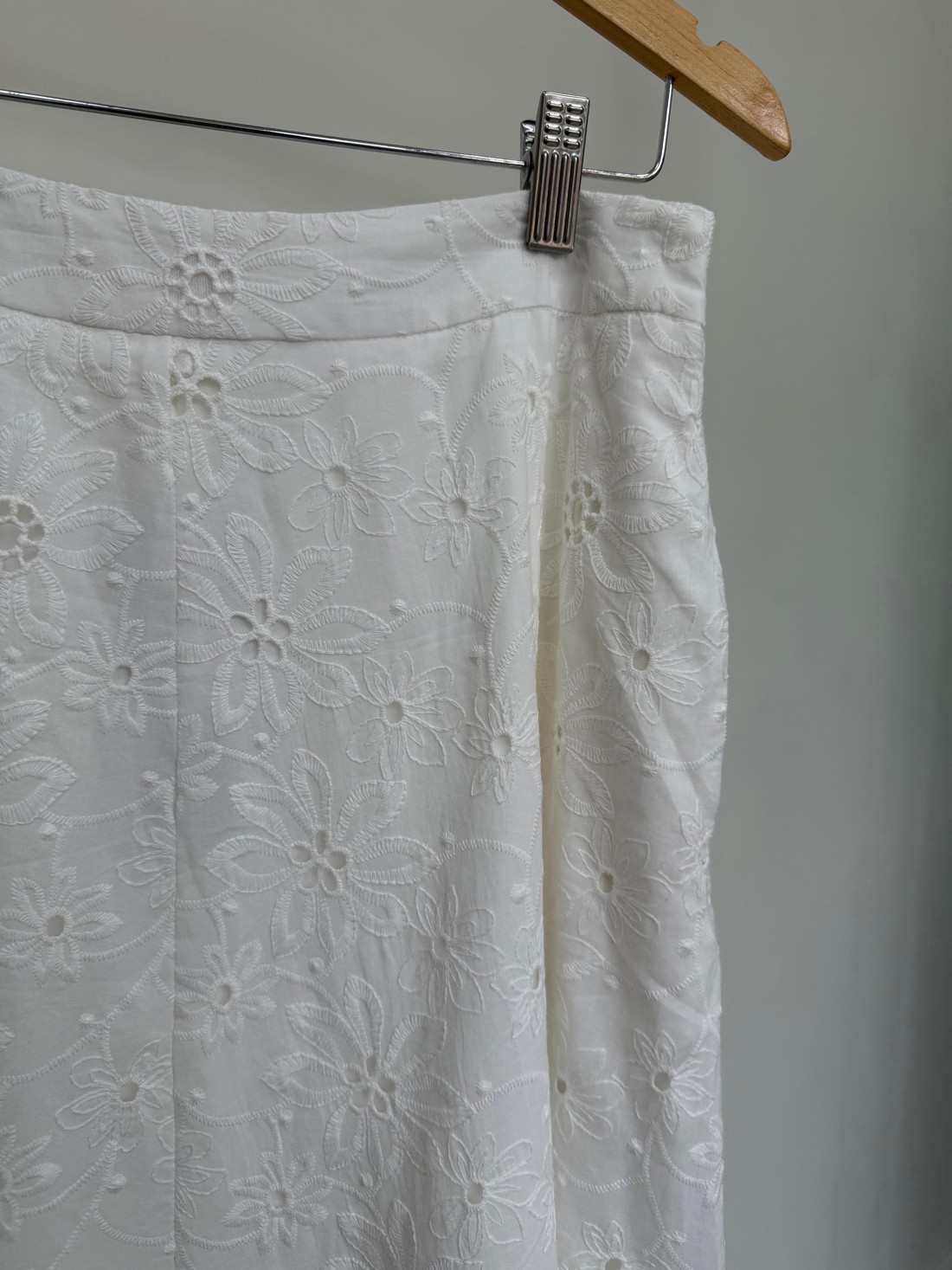 Saia Leslie Saia Leslie