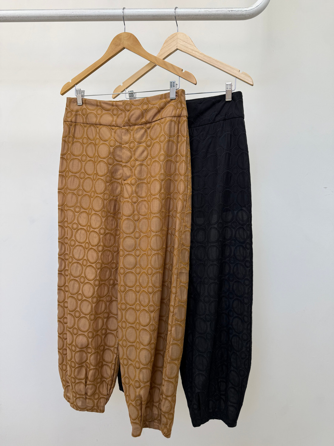 Calça Aladim Bordada Giovanna