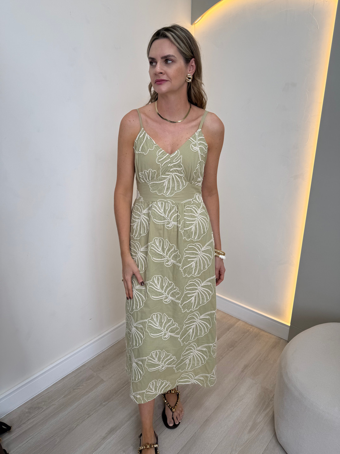 Vestido Midi Bordado Jade