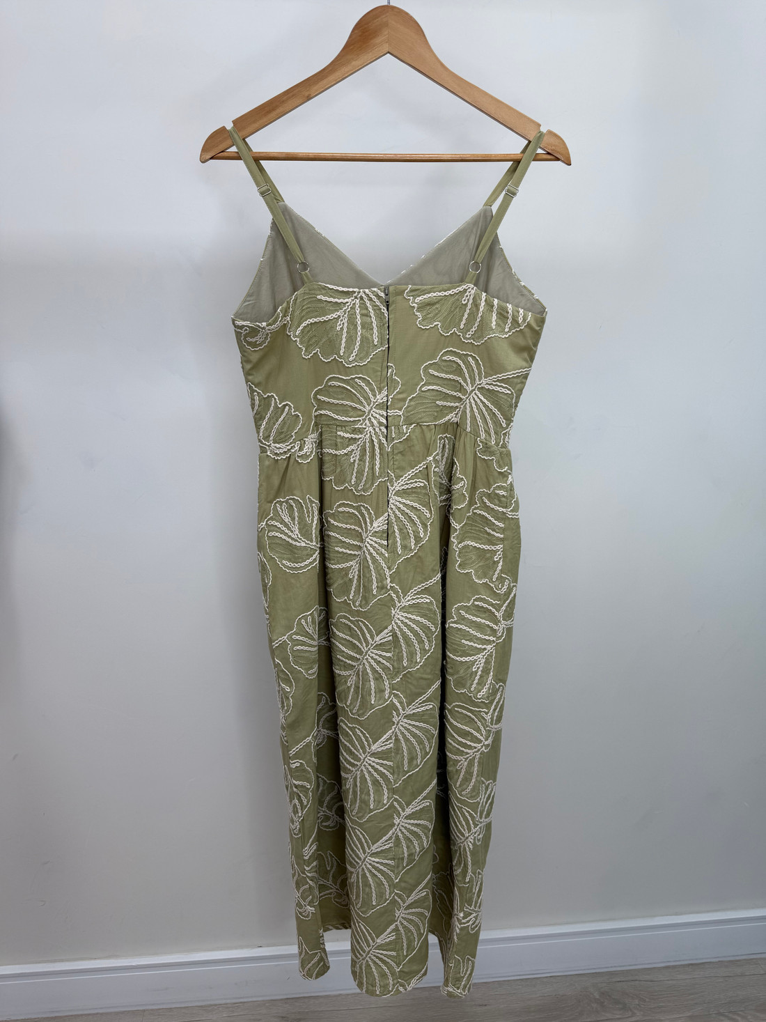 Vestido Midi Bordado Jade