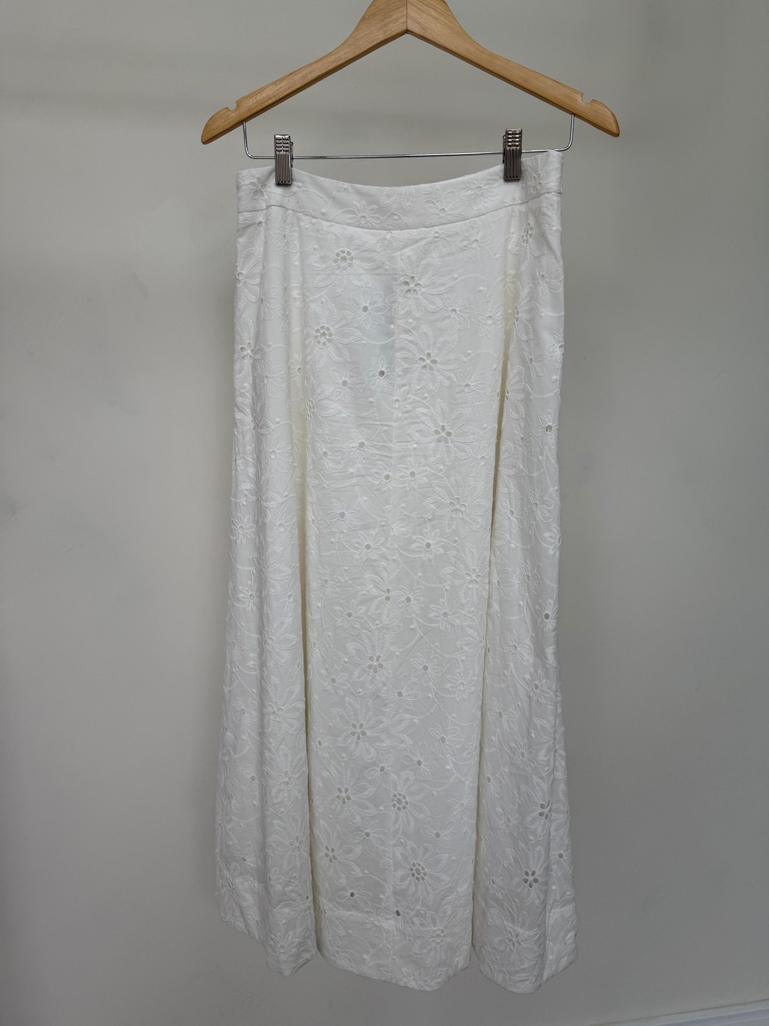 Saia Leslie Saia Leslie