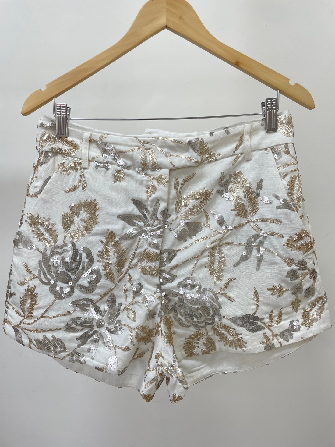 Shorts com Bordado Santorini