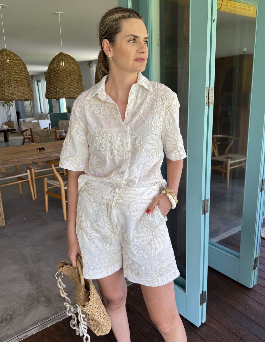 Camisa com Bordado Iris