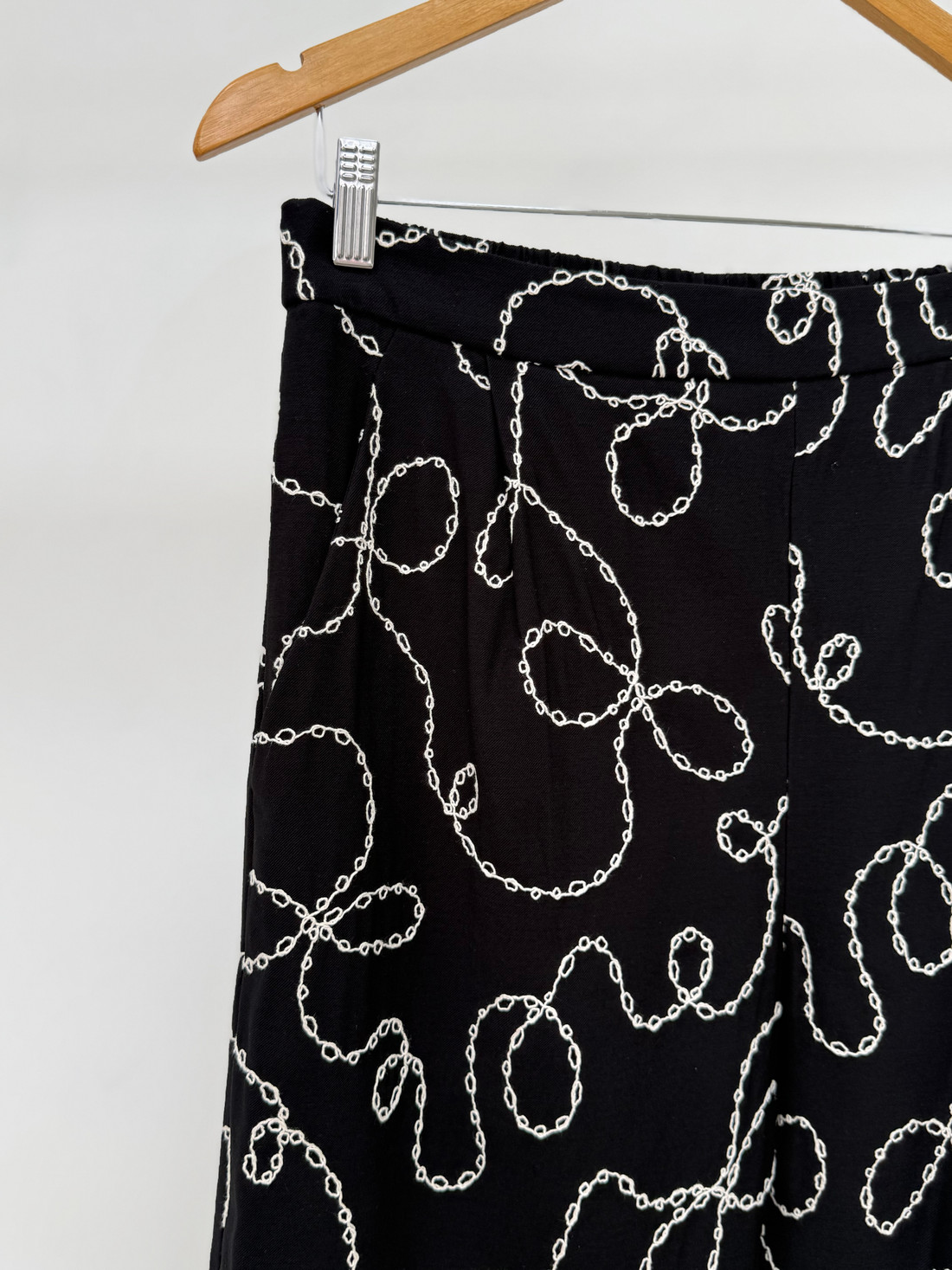 Calça Bordada Emilia