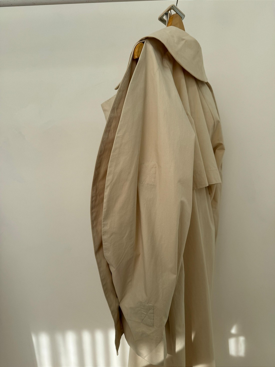 Trench Coat com abertura na manga Doris