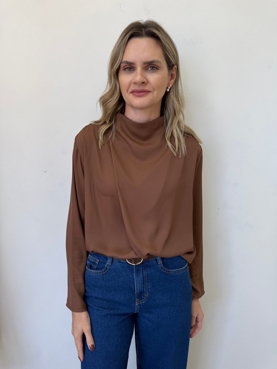 Blusa em Alfaiataria Mabel Blusa em Alfaiataria Mabel