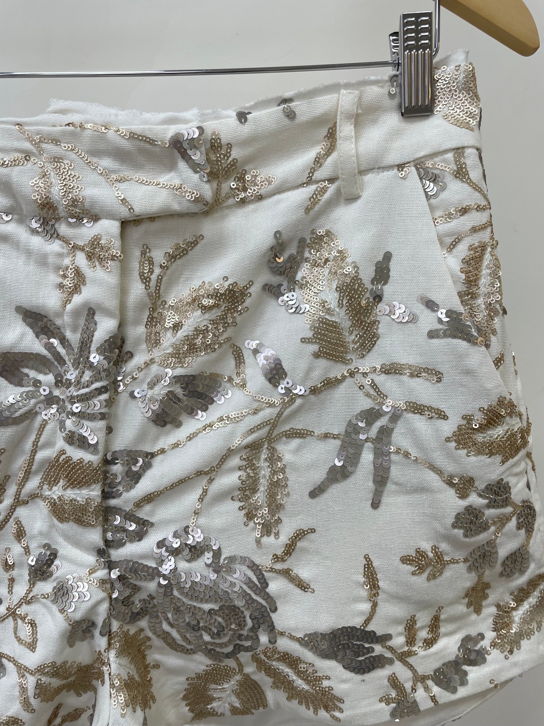 Shorts com Bordado Santorini