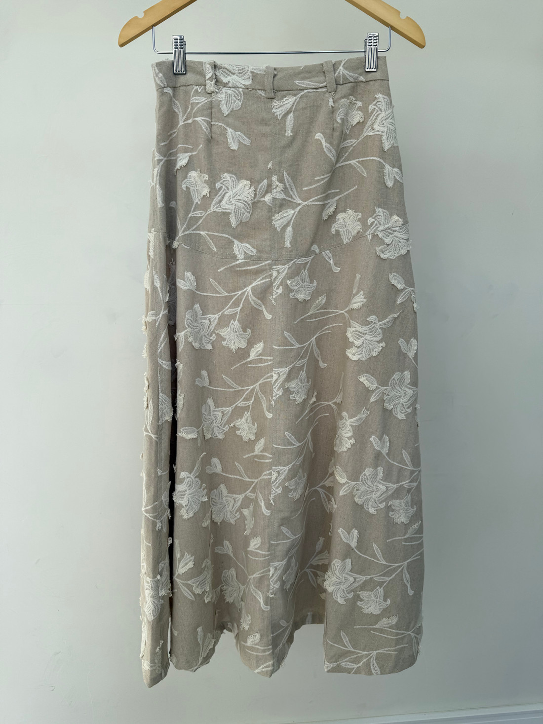 Saia Bordada Adrian Saia Bordada Adrian