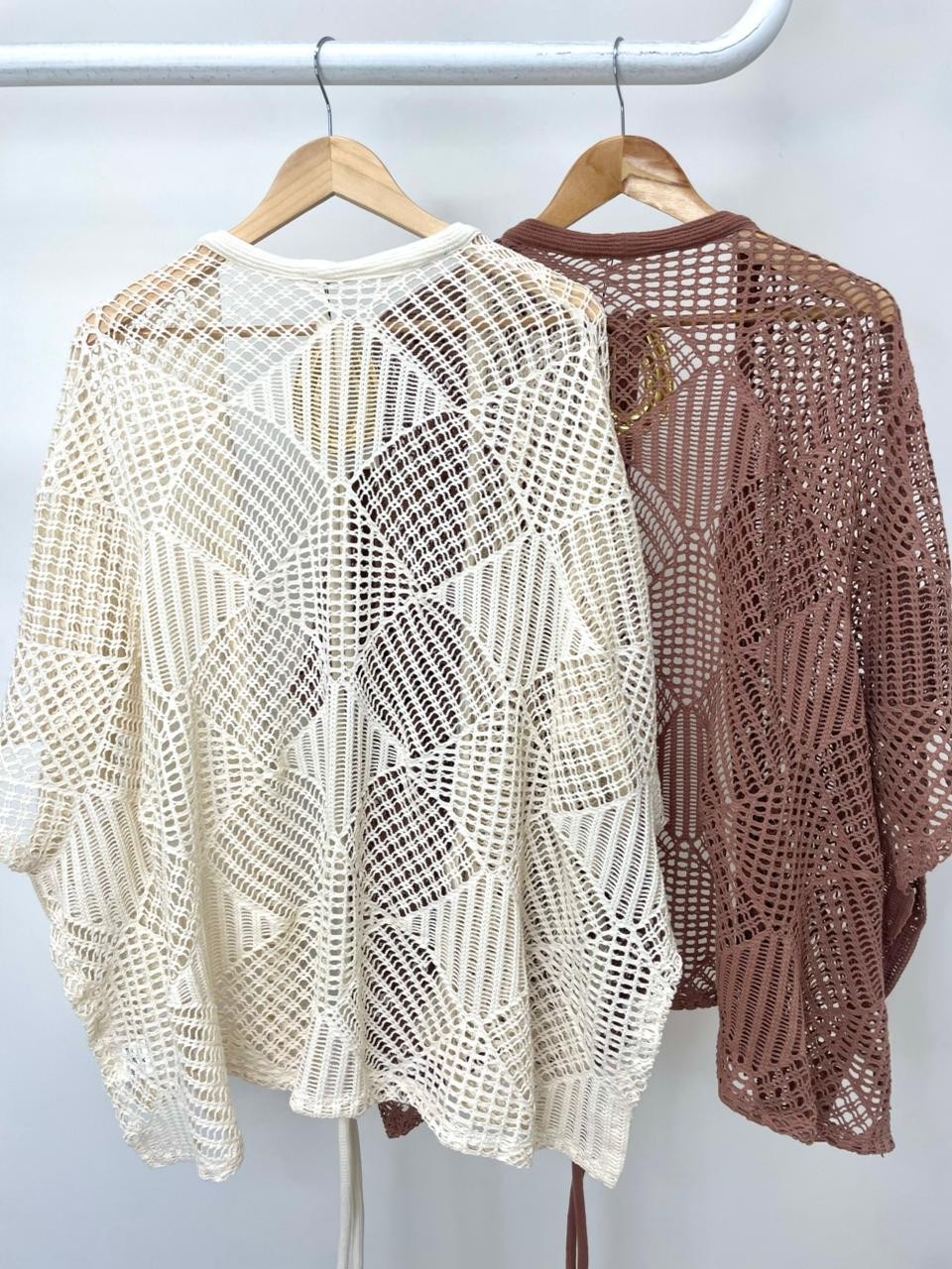 Kimono de Tricot com Cinto Paris Kimono de Tricot com Cinto Paris