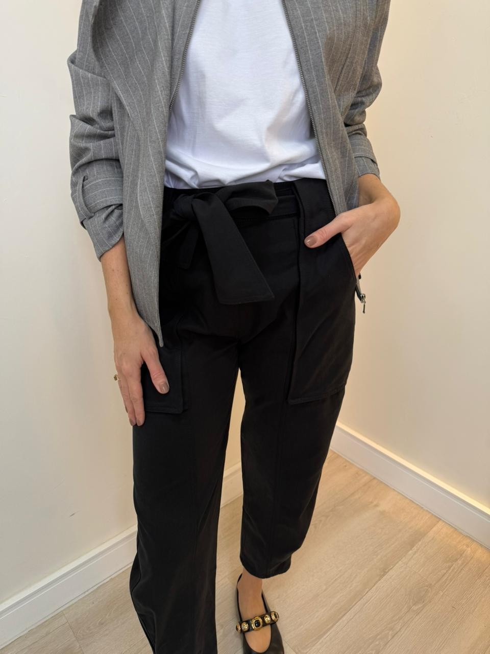 Calça em sarja com faixa Dandara Calça em sarja com faixa Dandara