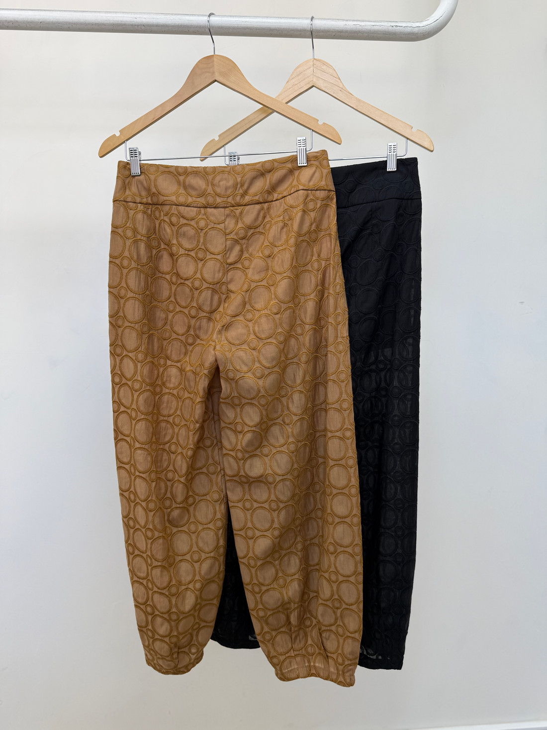 Calça Aladim Bordada Giovanna