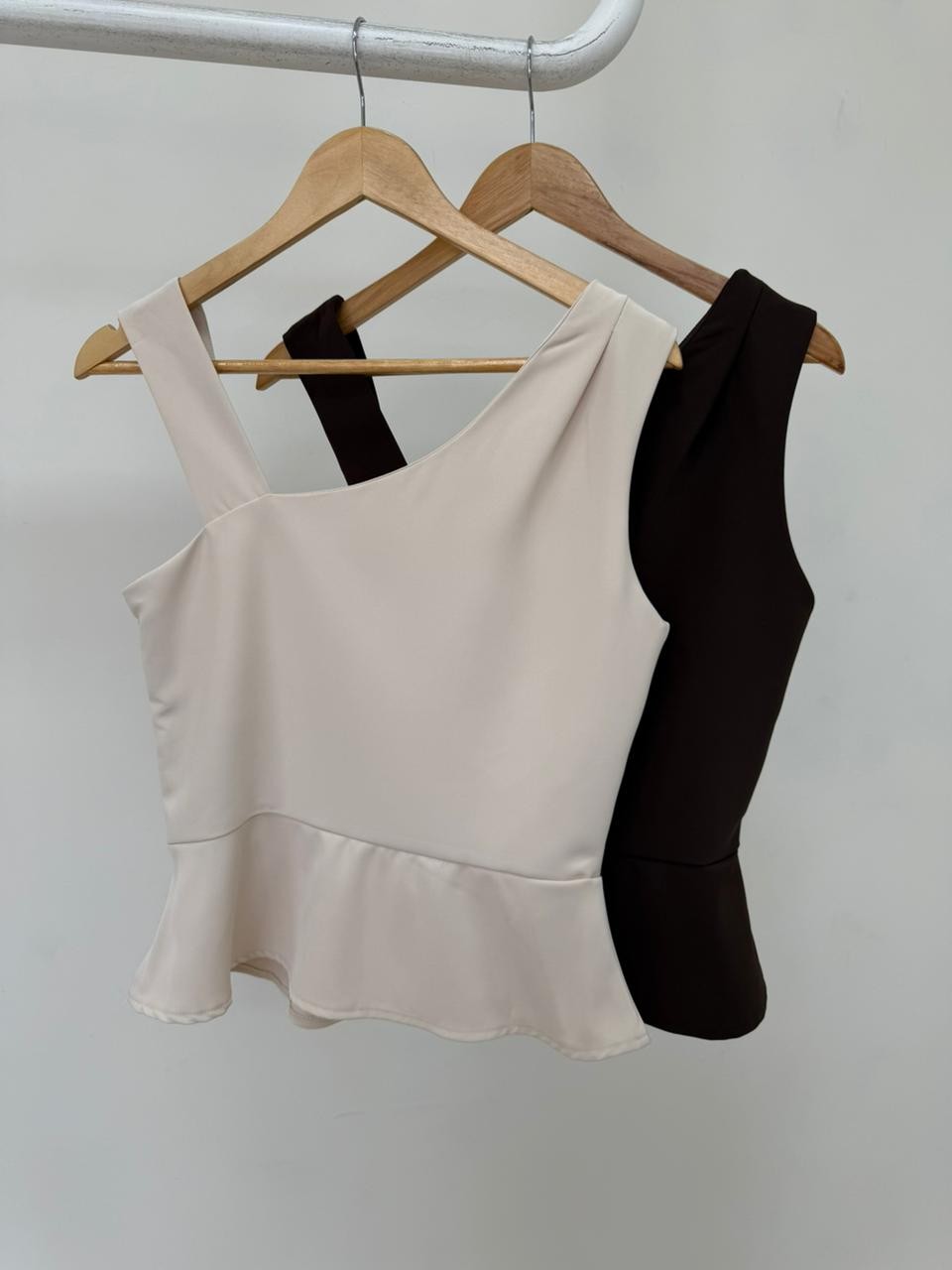 Blusa com Detalhe Dourado Lorraine