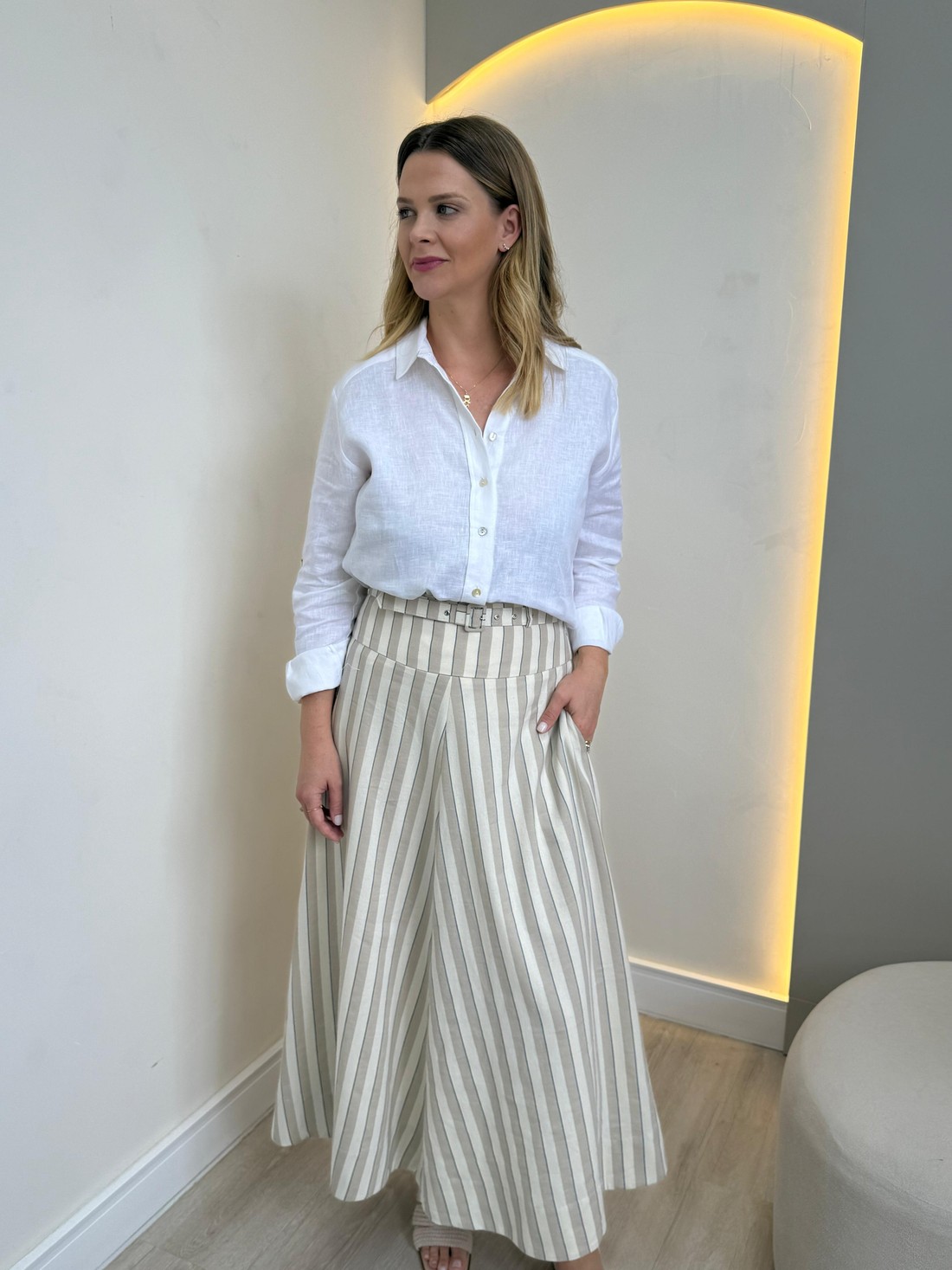 Saia Listrada com Cinto Larissa Saia Listrada com Cinto Larissa