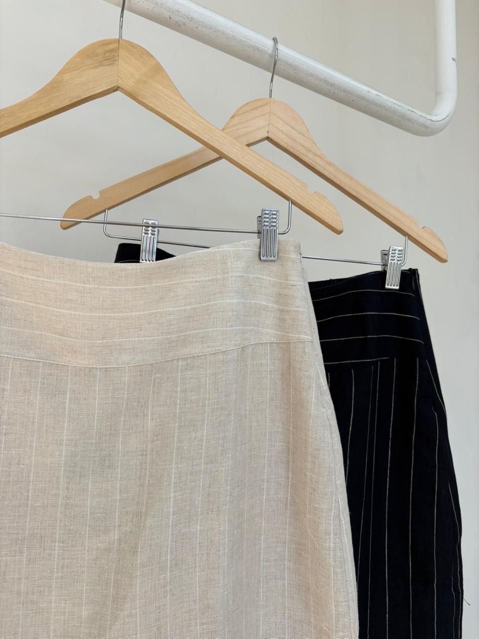 Saia de Linho Midi Ellen Saia de Linho Midi Ellen