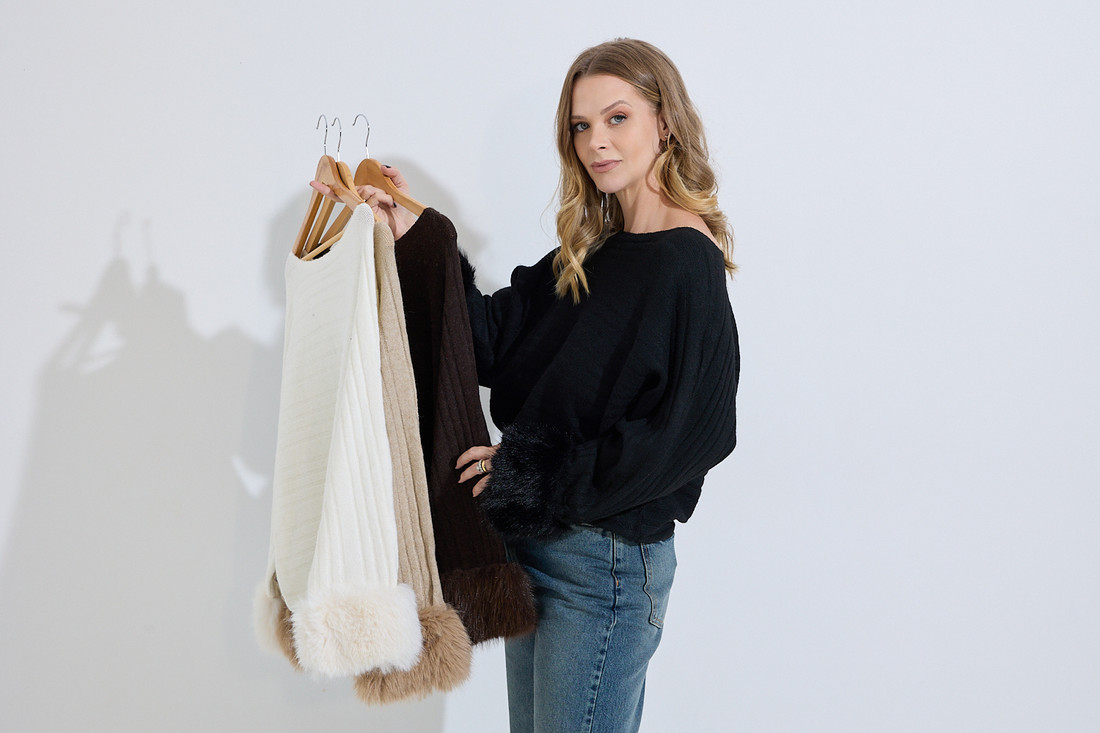 Blusa de Punho com Pelo Sintético Eloá Blusa de Punho com Pelo Sintético Eloá