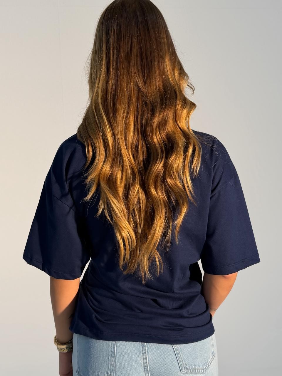 T-shirt Feminina Paloma Detalhe Frontal Transpassado na Cor Azul Marinho