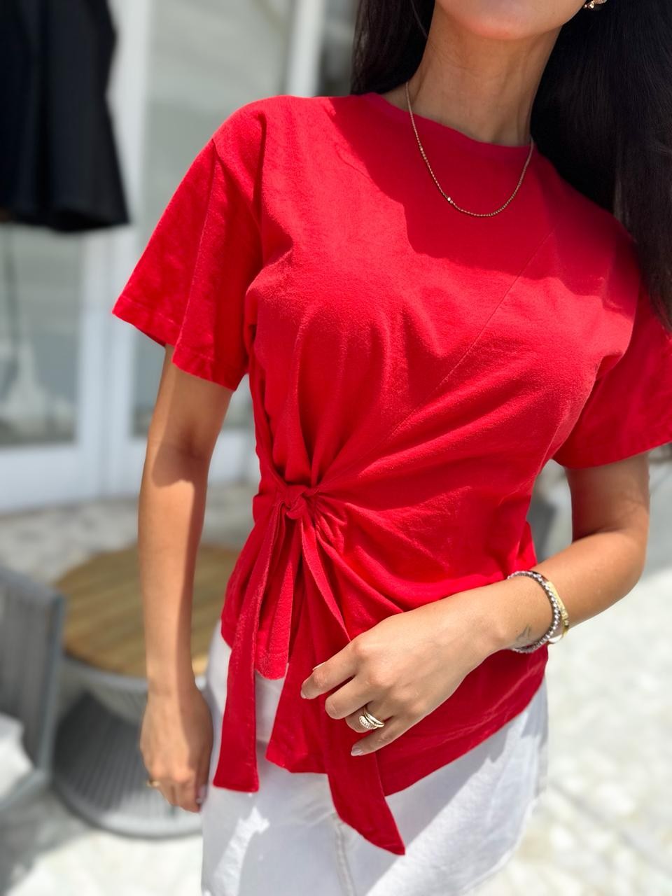 T-shirt Feminina Paloma Cor Vermelho Detalhe Transpassada (Especial de Natal)