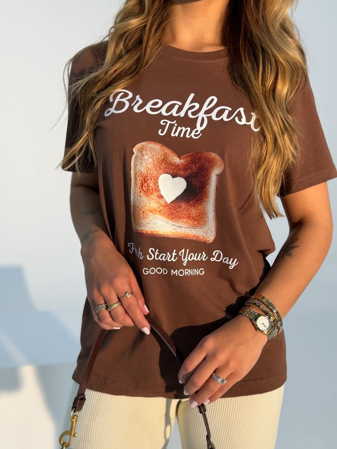 T-shirt Feminina Emanuela Cor Marro