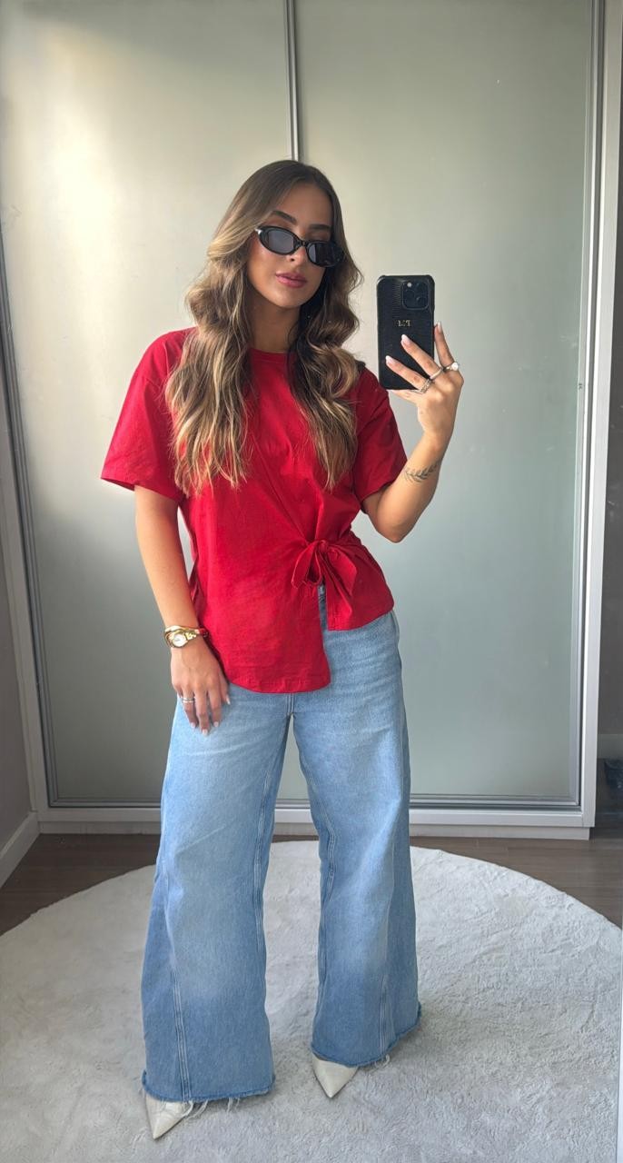 T-shirt Feminina Paloma Detalhe Frontal Transpassado Vermelha