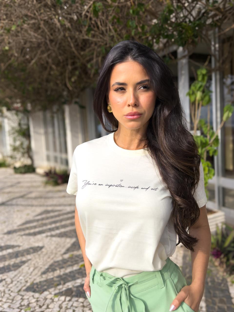 Camiseta T-shirt feminina Melina cor amarelo manteiga