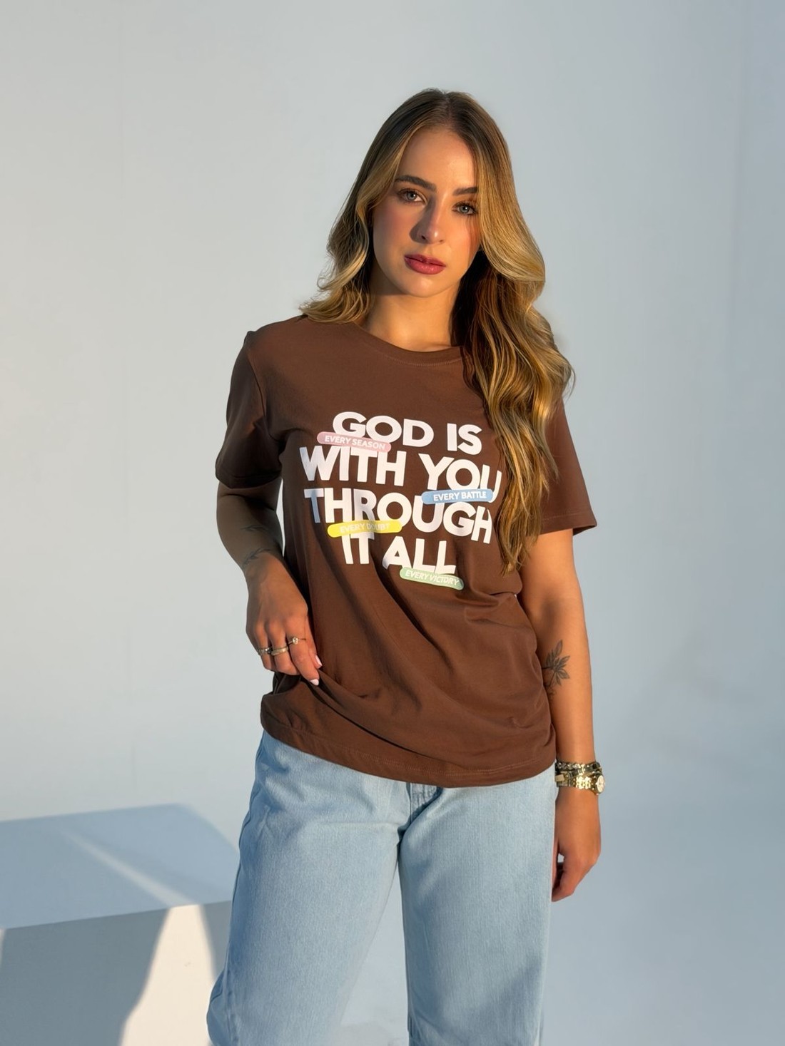 T-shirt Feminina Dana Cor Marrom