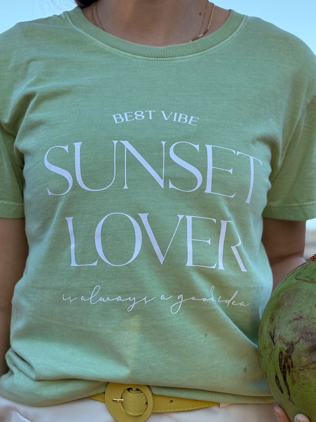 Camiseta T-shirt feminina Sunset cor verde chá (T-shirt estonada)